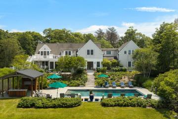 Single Family Home For Sale in Vineyard Haven #44845
