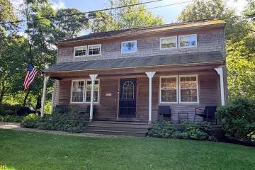 Single Family Home For Sale in Oak Bluffs #43374