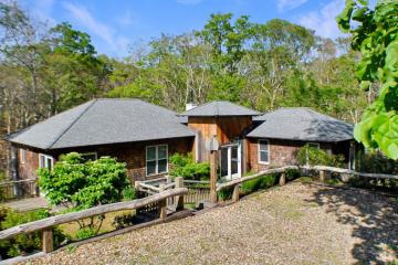Single Family Home For Sale in Vineyard Haven #44892