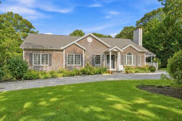 Single Family Home For Sale in Vineyard Haven #44942