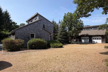 Single Family Home For Sale in West Tisbury #44889