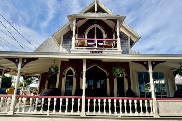 Single Family Home For Sale in Oak Bluffs #37979