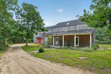 Single Family Home For Sale in West Tisbury #44928