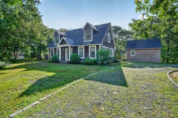 Single Family Home For Sale in Edgartown #44919