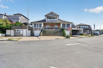 Multi Family Home For Sale in Oak Bluffs #44996