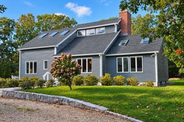 Single Family Home For Sale in Edgartown #45028