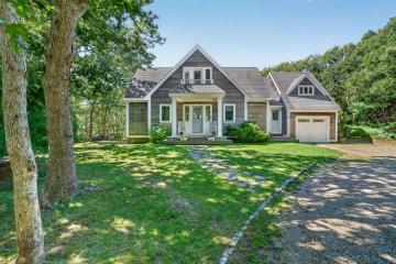 Single Family Home For Sale in Edgartown #44950