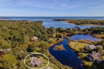 Single Family Home For Sale in Oak Bluffs #45015