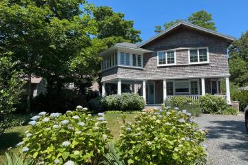 Victorian 4 BR House in Oak Bluffs #1353