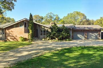Single Family Home For Sale in Edgartown #45039