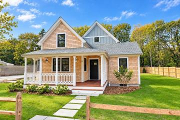 Single Family Home For Sale in Oak Bluffs #45059