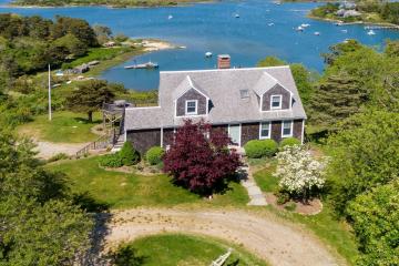 Single Family Home For Sale in Chilmark #44970