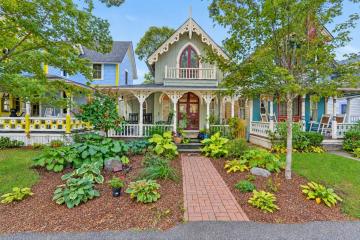 Single Family Home For Sale in Oak Bluffs #45021